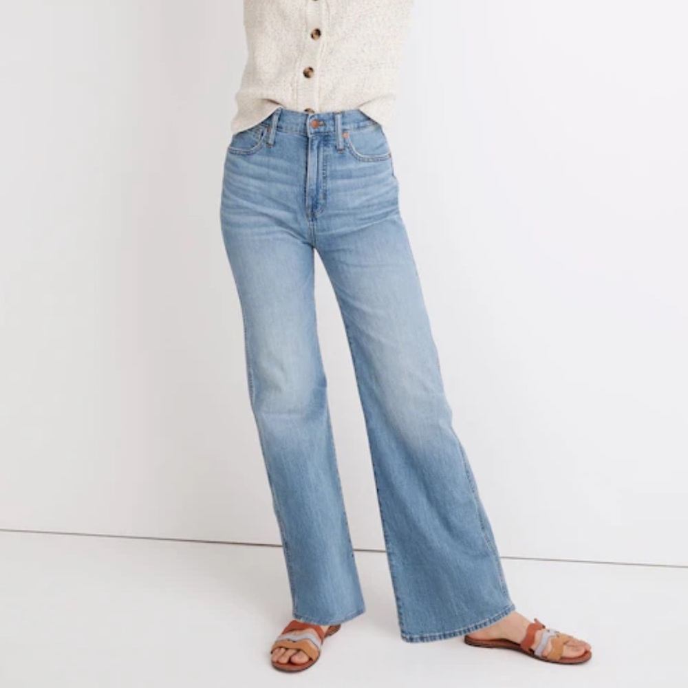Madewell 11” High Rise Flare Jeans in Conwell Wash